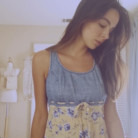 Timeless treasures and one of a kind vintage pieces - Picture 2 of 8